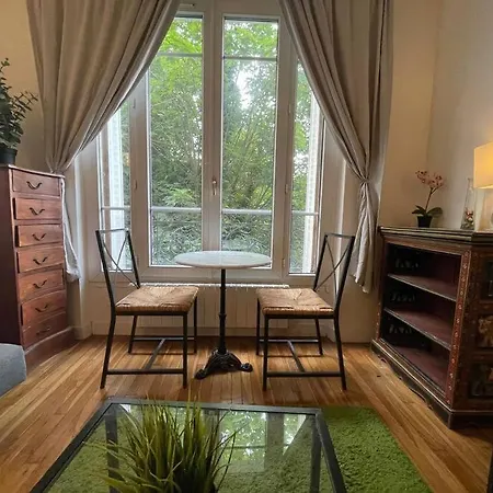 Entire Unit In Paris